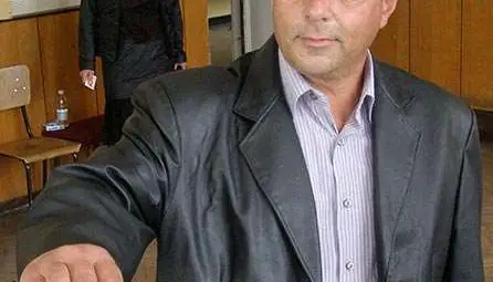 Врагове клепали кмета на Пиргово с любовен компромат