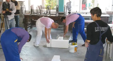 Ученици от Строителния мериха майсторлък в три професии