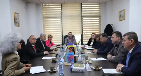 Регионалното развитие и инфраструктурната свързаност бяха  във фокуса на среща между ръководствата  на Областната администрация в Русе и Окръжния съвет в Гюргево