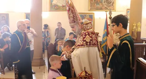 Осветиха каменен кръст &ndash; хачкар в двора на арменската църква в Русе