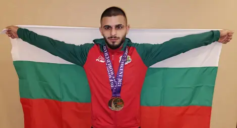 ТСК-Русе посреща със специално тържество в понеделник своя герой Ангел Русев ТСК-Русе посреща със специално тържество в понеделник своя герой Ангел Русев