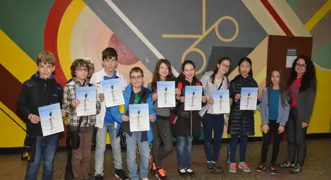 Петокласниците от Софийска математическа гимназия, възпитаници на Надя Кръстева, завоюваха целия набор от призове - първи, втори, трети награди - на националното състезание.  Снимка: Красимир СТОЯНОВ