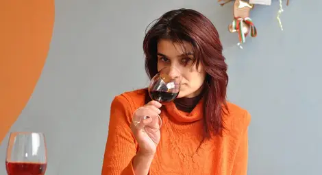 Млада &bdquo;докторка&ldquo; съветва стари майстори как се прави здраво вино