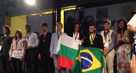 Българският отбор се завръща от Международната олимпиада по биология с два бронзови медала Българският отбор се завръща от Международната олимпиада по биология с два бронзови медала