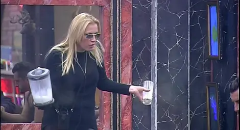 Съквартирантите се вдигат на бунт срещу Евгени Минчев