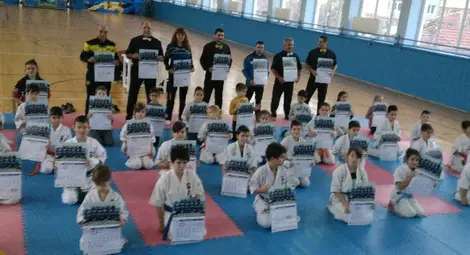 Каратистите на УСШ победиха Шумен в коледен турнир