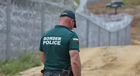 Кирилицата - задължителна за надписи на улици и униформи Кирилицата - задължителна за надписи на улици и униформи