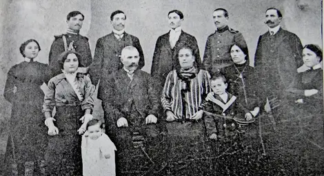 Семейството на сестрата на Иван Найденов-Маринка Манджарова, след Балканските войни (сн. ок.1914 г.)