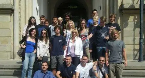 Млади русенци почерпиха връстници  в Хановер със суджук и лютеница