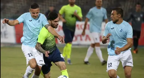 Играта свърши. Кучетата си  лаят, концесията си върви