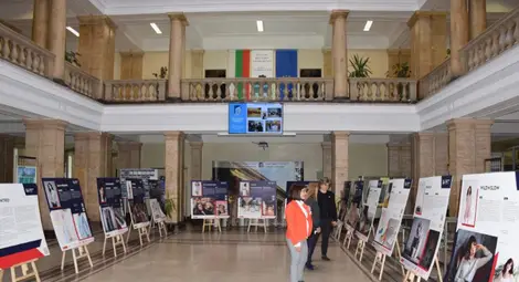 Изложба &bdquo;Устойчива мода и дизайн в страните на Вишеградската четворка в Русенския университет