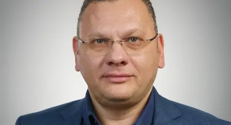 Д-р Боян Валентинов