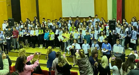 Кметът Пенчо Милков отличи 152-ма ученици с изявени дарби от община Русе