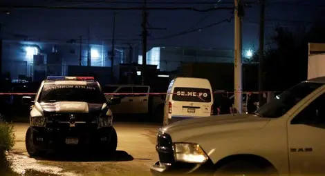 Раниха журналист на National Geographic по време на интервю с наркодилър