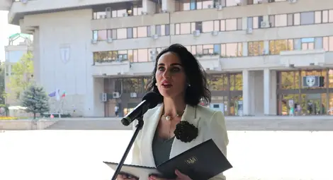 Посланикът на Украйна получи помощ за страната си от Русе Посланикът на Украйна получи помощ за страната си от Русе