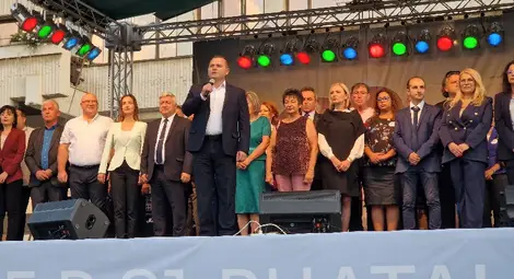 Голям концерт на любими групи постави началото на предизборната кампания за втори мандат на Пенчо Милков под мотото  &bdquo;С Русе в сърцата!&ldquo;&nbsp; /галерия/