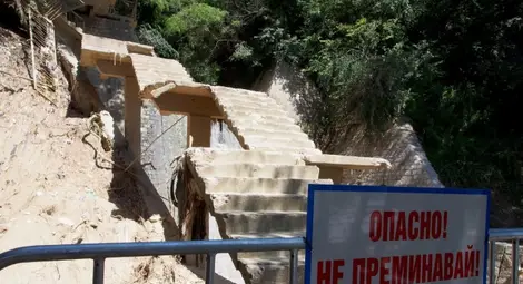 Забраниха къпането на Офицерския плаж във Варна