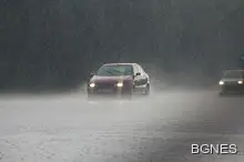 Децата от ромския катун край Колена спят под дъжда Децата от ромския катун край Колена спят под дъжда