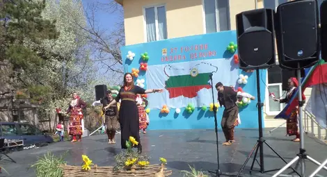 Празникът на Ценово събра за 37 път стотици жители и гости