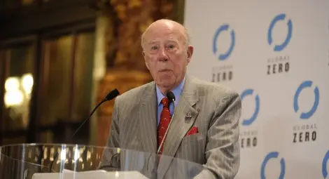 Джордж Шулц: Заплахата от ядрена война остава