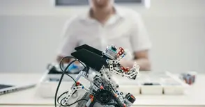 В „Никола Обретенов“ се готвят  за национално състезание по роботика