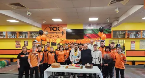 Почести от Русе за трикратния еврошампион Ангел Русев Почести от Русе за трикратния еврошампион Ангел Русев