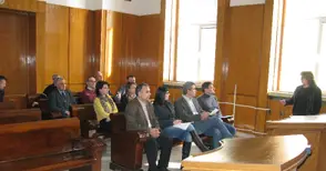 89 задържани лежат в ареста при капацитет 52 места