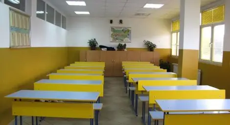 Учениците от 1. до 4. клас в цялата страна ще връщат в клас утре