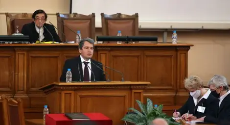 'Има такъв народ' засега се отказва от мажоритарни избори