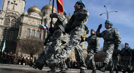 Мощна схема за рушвети в армията! Разпитват стотици войници Мощна схема за рушвети в армията! Разпитват стотици войници