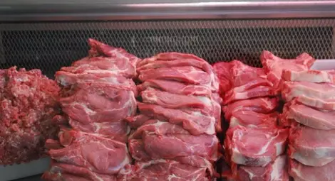 Вижте какво правят с месото в хипермаркетите, за да е прясно