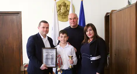 Победител и в спорта, и в знанието е новият №1 на месеца на Спортното