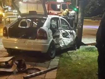 Ирония на съдбата: Патрулката на Трето РПУ се врязала в билборд "Живей смело, карай впечатляващо"