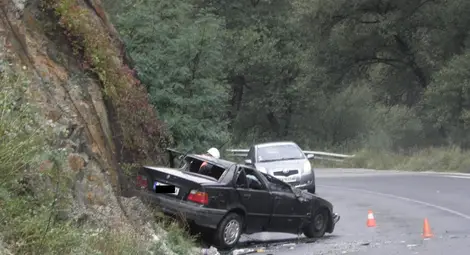 Двама пострадаха при челен удар в Кресненското дефиле