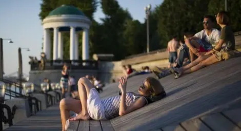 Червен код в Москва: Очакват 34 градуса жега!