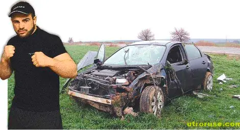 Елитен ММА боец лежи парализиран след катастрофа Елитен ММА боец лежи парализиран след катастрофа