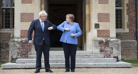 Приятелка, компас, цялостно произведение на изкуството - думите, с които световните лидери се сбогуват с Ангела Меркел