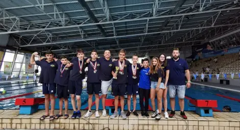 Плувците на &bdquo;Ирис&ldquo; с титлата на държавни отборни шампиони