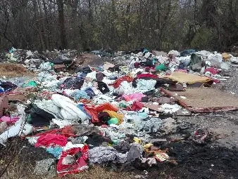 Касева чешма се превърна в сметище за дрипи