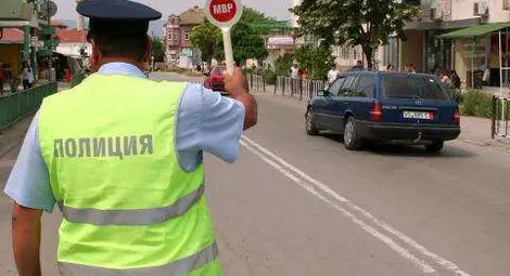 Тръгва странна Акция "Светлина" по време на забраната да се кара с изключени фарове