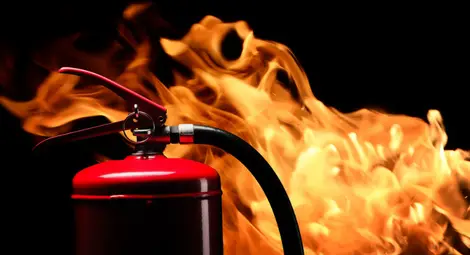 Две къщи запалени в една нощ от къси съединения