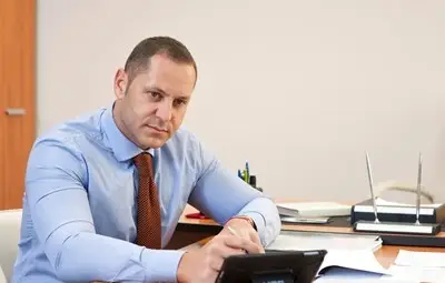 Номинираният за транспортен министър се оттегля?