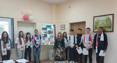 Клуб "Съхрани българското" в СУ &bdquo; Възраждане" отбеляза Деня на храбростта и Българската армия и празника на град Русе