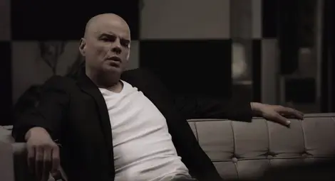 Лора получава злокобен знак в „Братя“ Лора получава злокобен знак в „Братя“