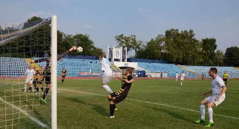 В "Дунав" недоволни от нападението след 4:0 срещу "Тича"