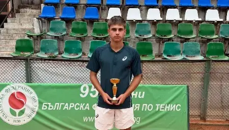17-годишният Алекс Митев със сребро на турнир за мъже 17-годишният Алекс Митев със сребро на турнир за мъже