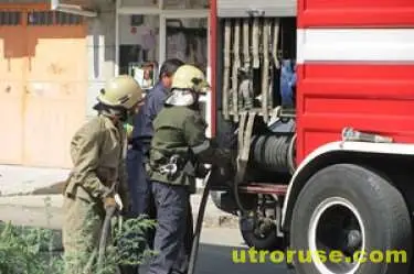 Огнеборци гасиха пожар в апартамент в Русе