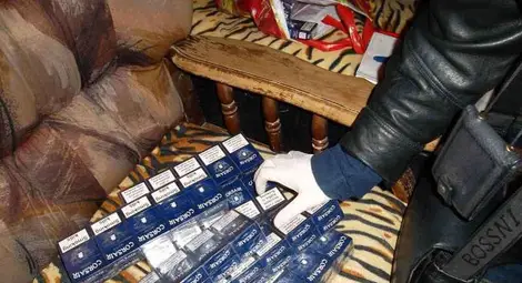 Разведени съпрузи захранвали черния пазар на цигари край пазара в Русе. Подавайте сигнали, това не е доносничество, призовават от митницата