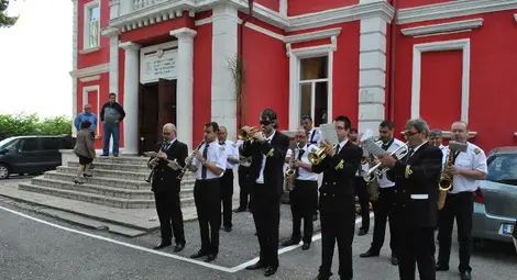 Духовият оркестър посрещна гостите  на 125-ата годишнина на Военния клуб