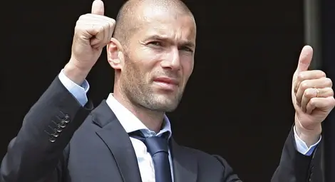 Зидан бил пред уволнение от резервния тим на Реал миналото лято Зидан бил пред уволнение от резервния тим на Реал миналото лято